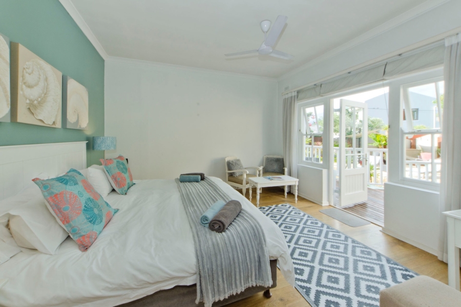 9 Bedroom Property for Sale in Leisure Isle Western Cape